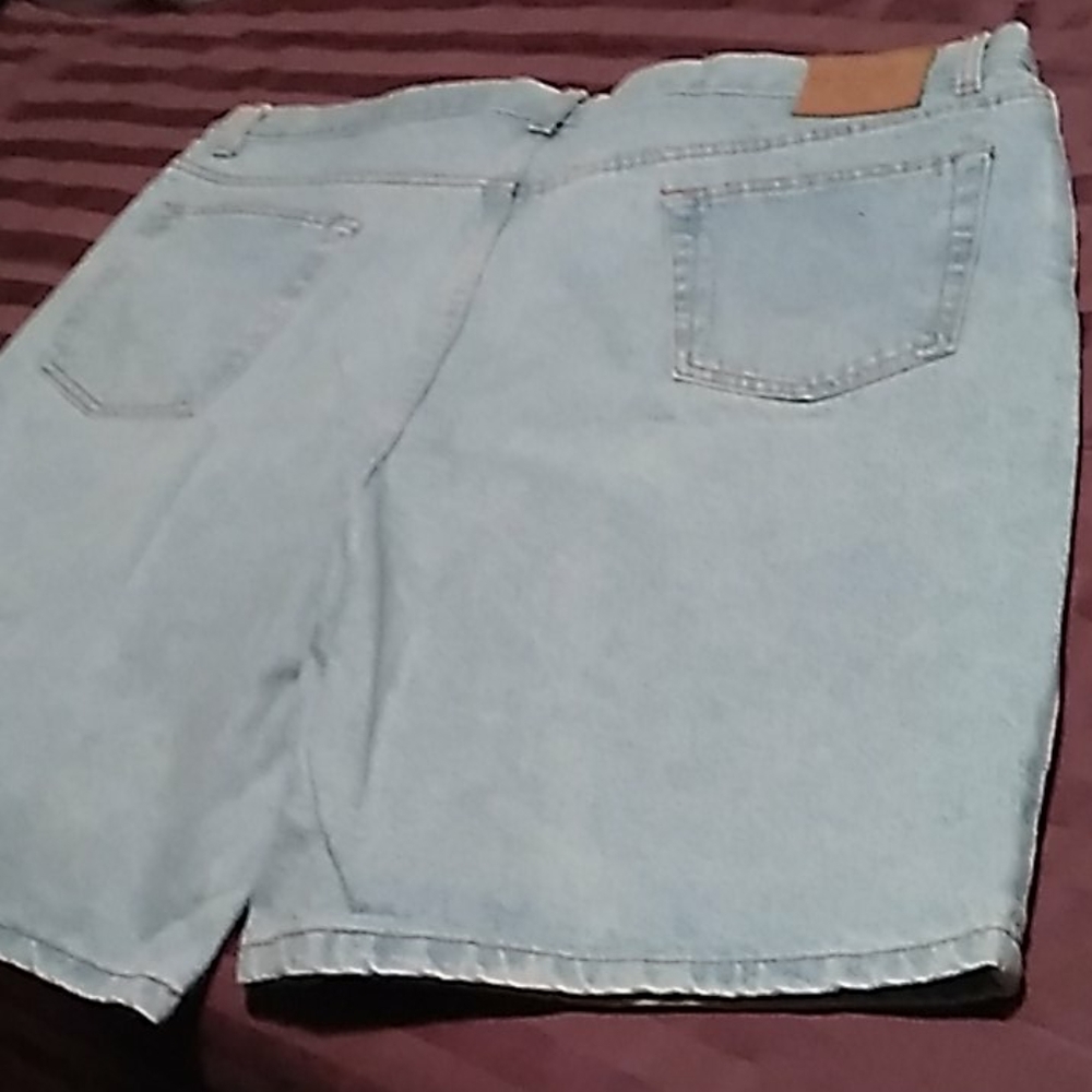 Shorts - Picture 2 of 2